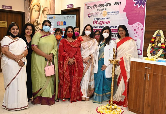  स्पर्श हॉस्पिटल पर फ्री हेल्थ कैम्प आयोजित