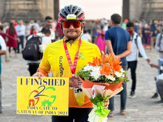  आयरन मैन जितेन्द्र ने पूरी की दिल्ली से मुम्बई तक की साईकल राइड