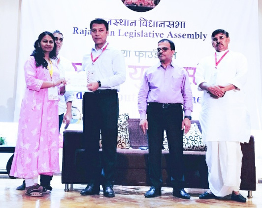  उदयपुर की सुनीता कुंवर राष्ट्रीय युवा संसद में सम्मानित