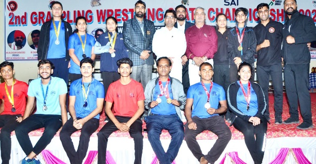  राज्य स्तरीय ग्रैपलिंग में उदयपुर टीम को 19 पदक