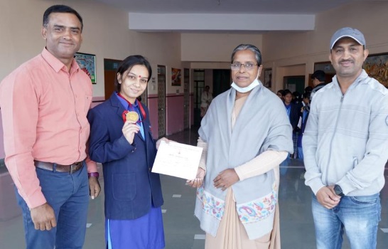  स्कूल स्पोर्ट्स:  एयर राइफल  में हिमाद्री ने जीता रजत पदक, हुआ राज्य स्तर के लिए चयन