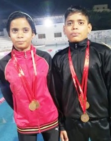  भाई बहन ने किया गौरवान्वित विधि-विधान से तैराकी में जीता स्वर्ण