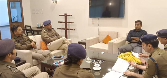  एडीजी दिनेश एमएन ने ली उदयपुर जिले के पुलिस अधिकारियों की बैठक  