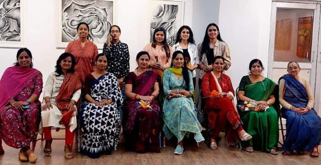  सुविवि- महिला चित्रकारों की कृतियों ने मन मोहा
