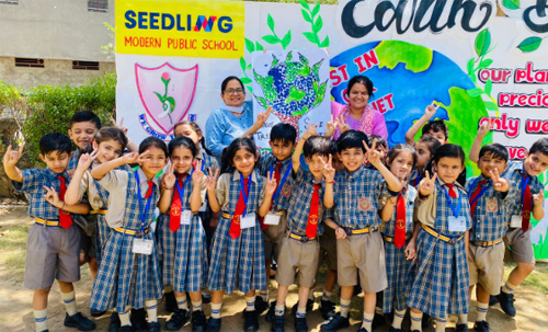  सीडलिंग मॉडर्न पब्लिक स्कूल में पृथ्वी दिवस का आयोजन