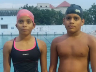  जुडवा भाई बहन ने जीते तैराकी में पदक