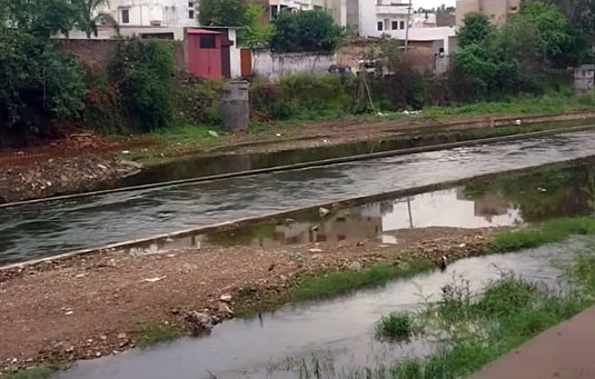  आयड़ नदी पेटे में हो रहे ‘विकास’ कार्यो पर एनजीटी ने राज्य प्रदूषण नियंत्रण मंडल की रिपोर्ट को किया अस्वीकार