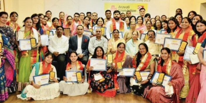  अरावली फाउंडेशन ने “गुरु सम्मान” से शिक्षकों को उत्कृष्ट योगदान के लिए नवाजा
