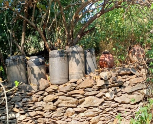  12 हजार लीटर अवैध महुआ का वॉश और शराब बनाने की 4 भट्टियों नष्ट की