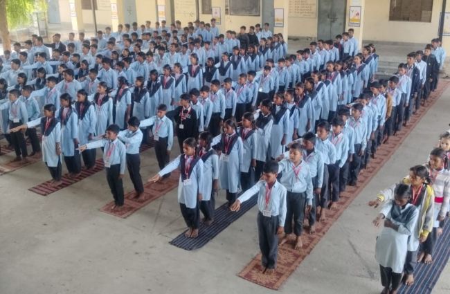 युवाओं में बढ़ती नशे की लत पर चेताया — आरोग्य सेवा संस्थान ने दिलाई नशा मुक्ति की शपथ