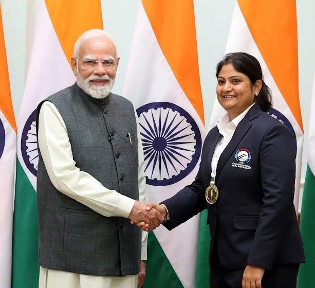  विश्व कप विजेता भारतीय ब्लाइंड क्रिकेट टीम की फिजियोथेरेपिस्ट बनी डॉ. राजश्री रामावत – पीएम नरेंद्र मोदी से की भेंट