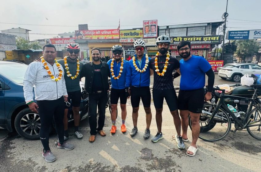 उदयपुर के 4 साइक्लिस्ट ने कड़ाके की ठंड और कोहरे को चीरते हुए 5 दिन में तय किया 1,050 कि.मी. का सफर