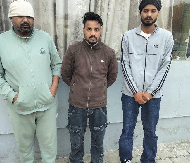 रिसॉर्ट में अनैतिक गतिविधियों के आरोप में तीन गिरफ्तार