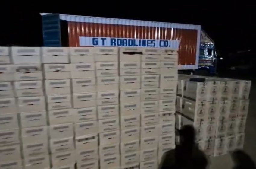 उदयपुर में अवैध शराब की बड़ी खेप जब्त, 1203 कार्टन शराब सहित कंटेनर ट्रक पकड़ा